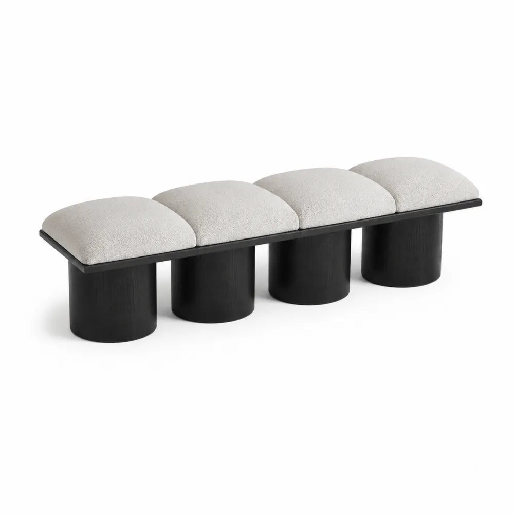 Banco de madera negra con asiento de tejido gris claro